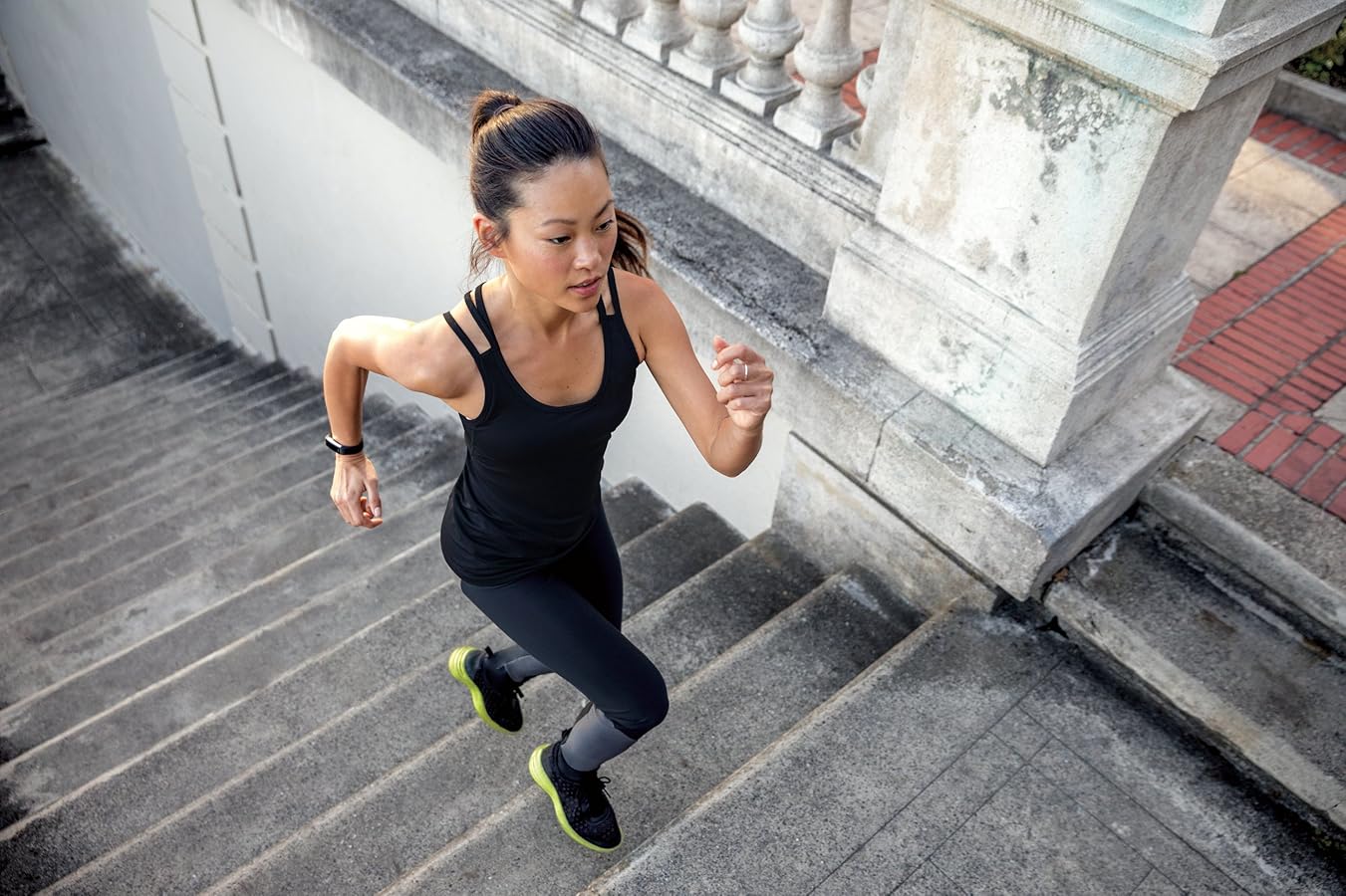 【値下】Fitbit AltaHR ガンメタル ブラック Large Amazon.com: Fitbit Alta HR, Black, Large (US Version